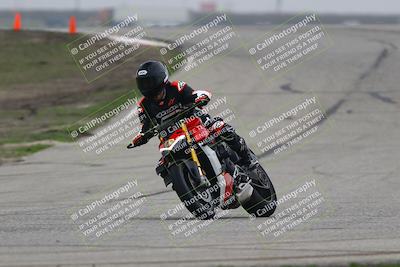 media/Nov-29-2025-TrackDaz (Sat) [[10ae2d9bce]]/B Group/Session 3 (Outside Grapevine)/